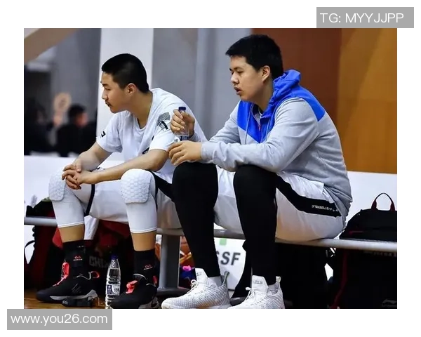 围绕篮球明星成长历程探秘其奋斗精神与非凡传奇故事篇章全景展示