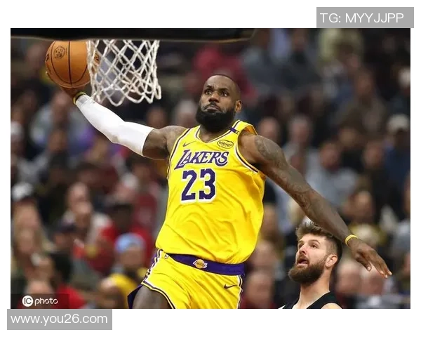 篮球明星崛起之路：从青涩少年到世界级巨星的奋斗历程